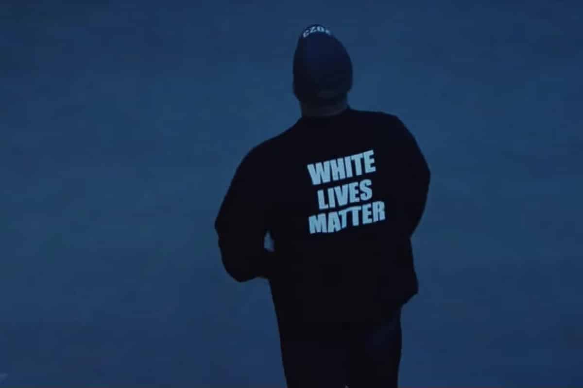 Kanye West choque avec White lives matter