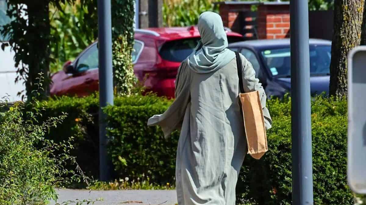 abaya france debat