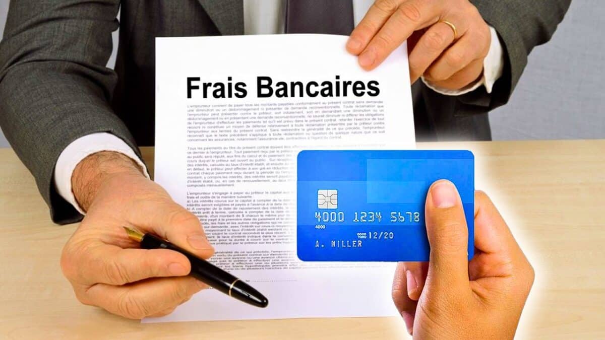 frais bancaires carte en main