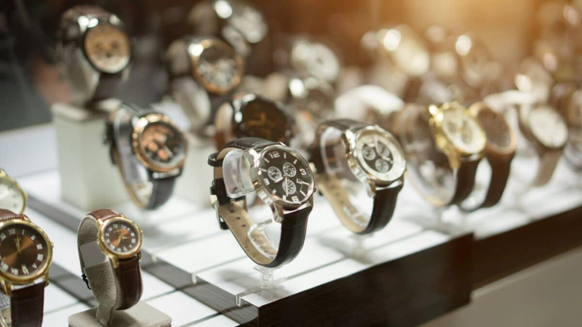 Montres sur un présentoir